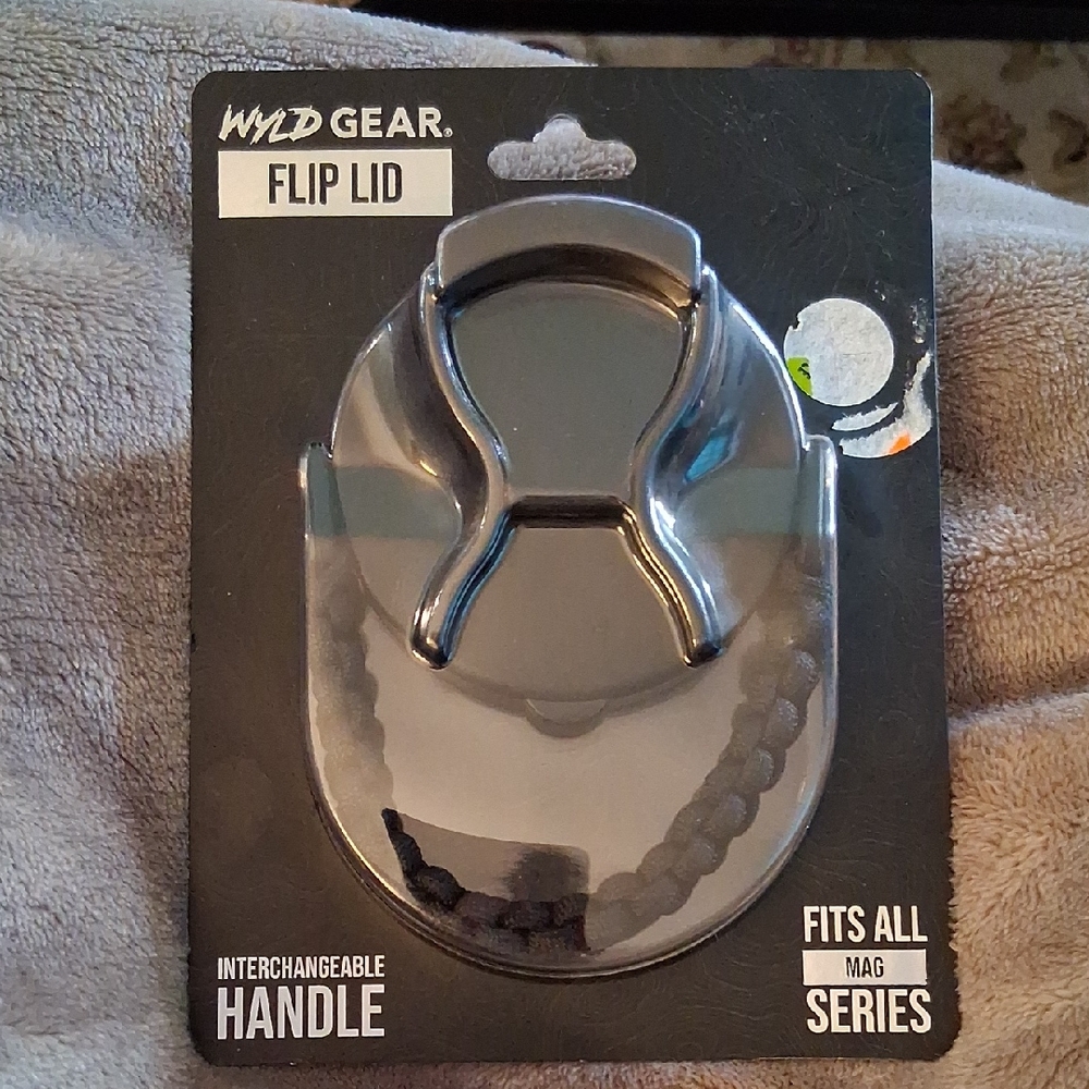 WYLD GEAR FLIP LID AND HANDLE